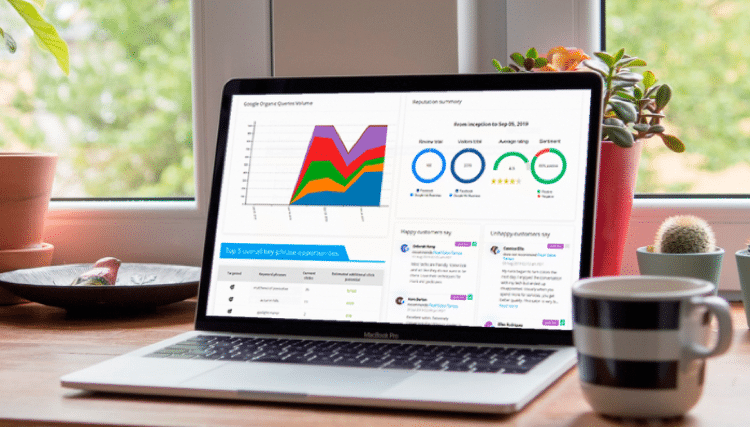 interface hub SEO et e-réputation Searchbooster